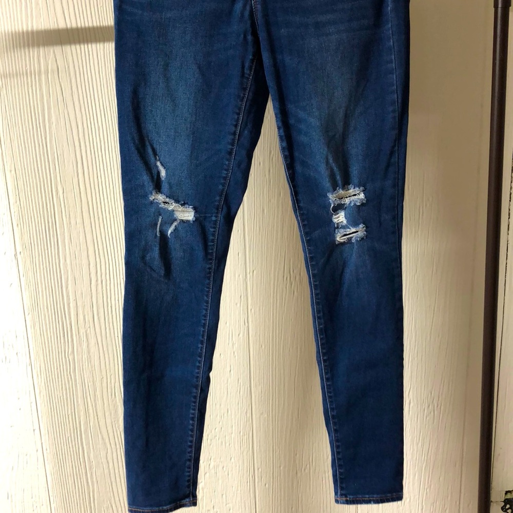 Distressed Skinny Jeans